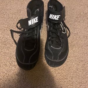 Wrestling shoes